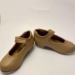 Danshuz Bella Tan Stylish toddler size 6c tap shoe